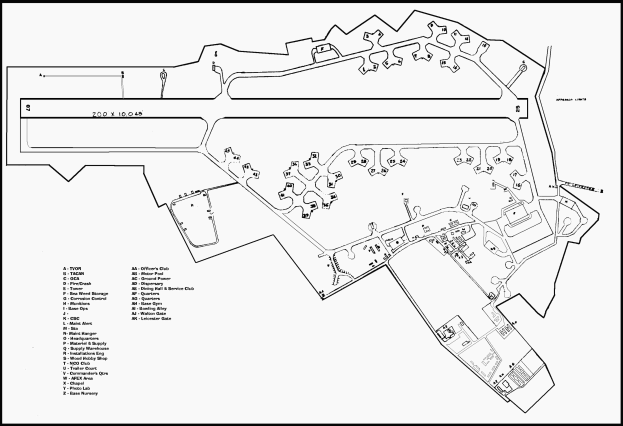 Schwarze und weiße Stadtkartenskizze mit dichter Gebäudestruktur, wahrscheinlich ein neuer Schulentwurf, begleitet von Textdetails zur Schulgestaltung.