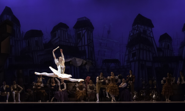 Balletttänzer Adamzhan bringt Dracula nach Edinburgh nach ausverkaufter Londoner Lauf