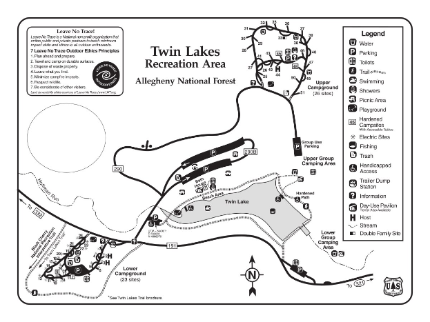 Eine detaillierte Karte des Twin Lakes Freizeitgebiets, die Wanderwege, Sehenswürdigkeiten und Textinformationen über die Gebietseigenschaften und -entfernungen anzeigt.