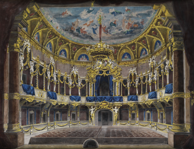 Ein Bild eines Theaterinneren mit einer prächtigen Decke, die mit detaillierten Designs und Skulpturen verziert ist, sowie mit Säulen, Geländern und Vorhängen geschmückten Wänden und einem Teppichboden, gekrönt von einem zusätzlichen Bild.